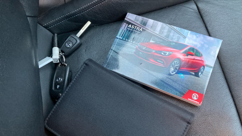 Vauxhall Astra 1.6T 16V 200 Elite Nav 5dr Petrol Hatchback